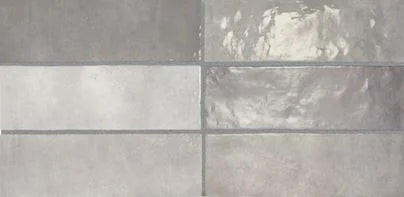 Détail du carrelage mural Artisan Alabaster, faïence effet zellige brillant